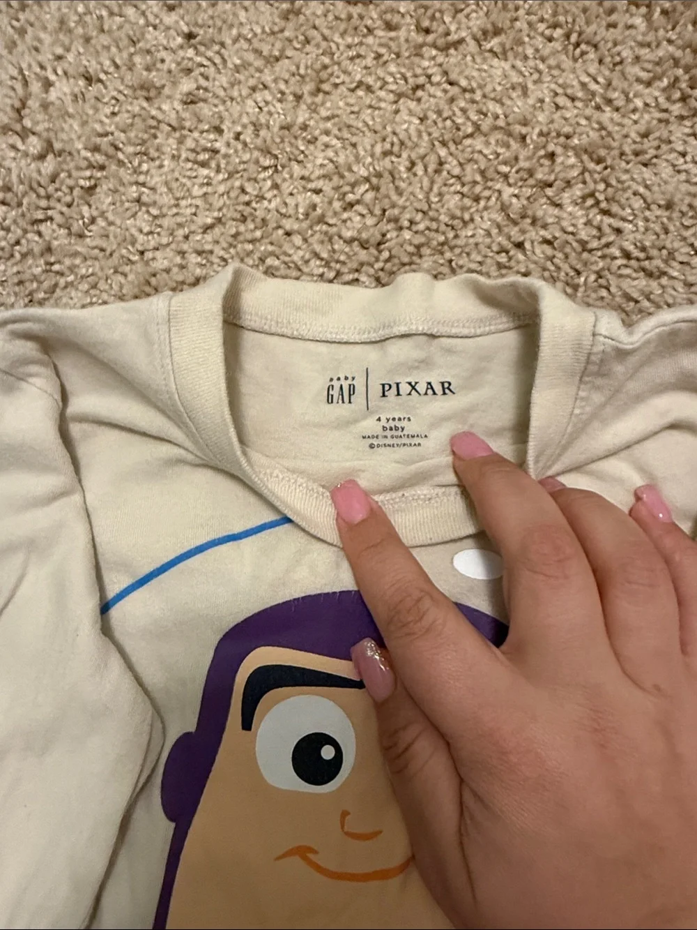 GAP Beige Long-Sleeve Buzz Lightyear Face Graphic Tee size 4 years